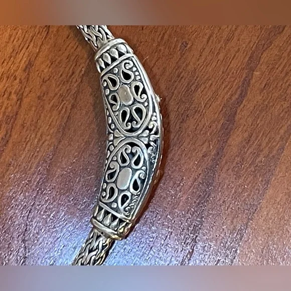 Elegant Silver Necklace with Gem Accents